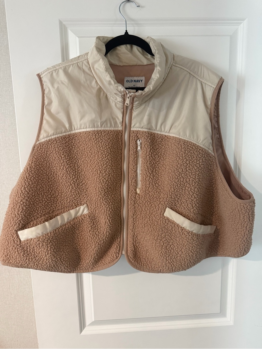 Old Navy cropped plus size Tan Sherpa Vest with Cream Trim